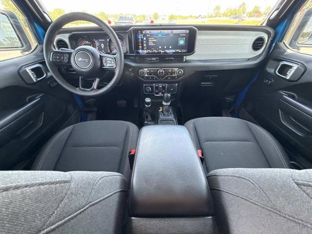 Used 2024 Jeep Gladiator Sport AWD/4WD image 18