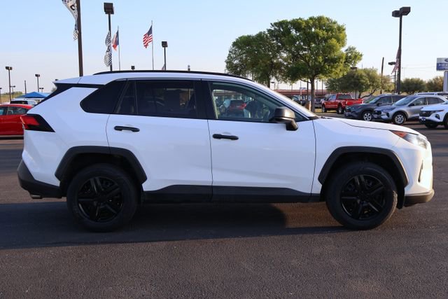 Used 2021 Toyota RAV4 LE image 9