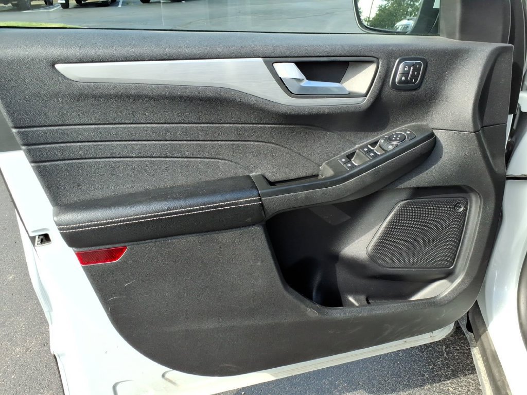 Certified 2025 Ford Escape Platinum AWD/4WD image 14