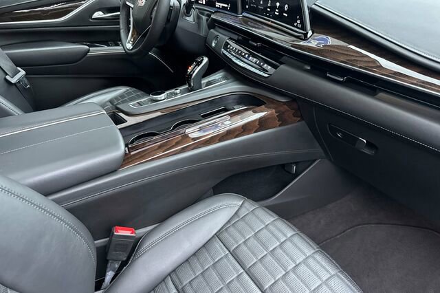 Used 2023 Cadillac Escalade Premium Luxury Platinum image 15