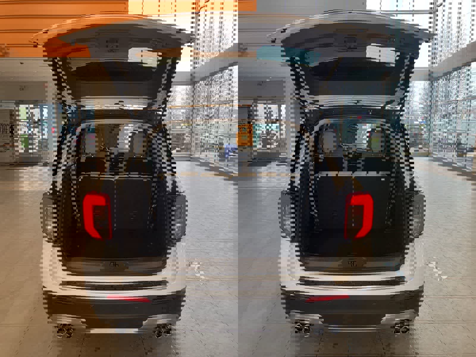 Certified 2022 Ford Explorer Platinum w/ Equipment Group 601A image 30