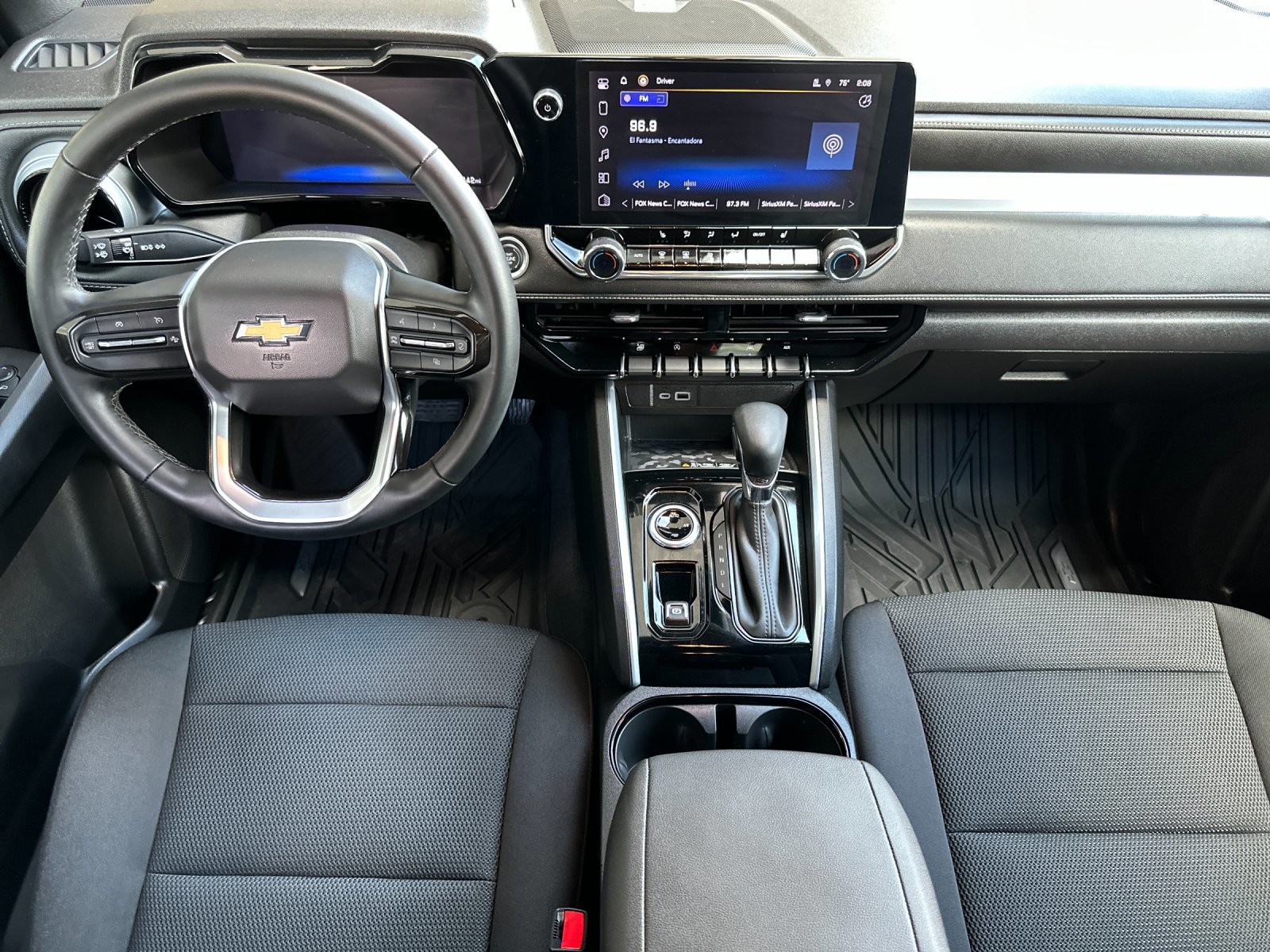 Used 2024 Chevrolet Colorado LT w/ LT Convenience Package II image 13