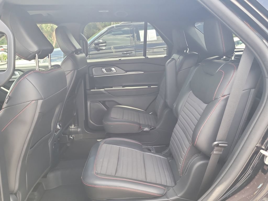 Certified 2025 Ford Explorer ST-Line w/ Premium Package AWD/4WD image 11