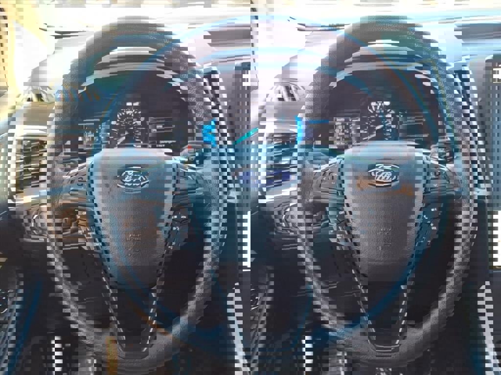 Certified 2024 Ford Edge SE image 20