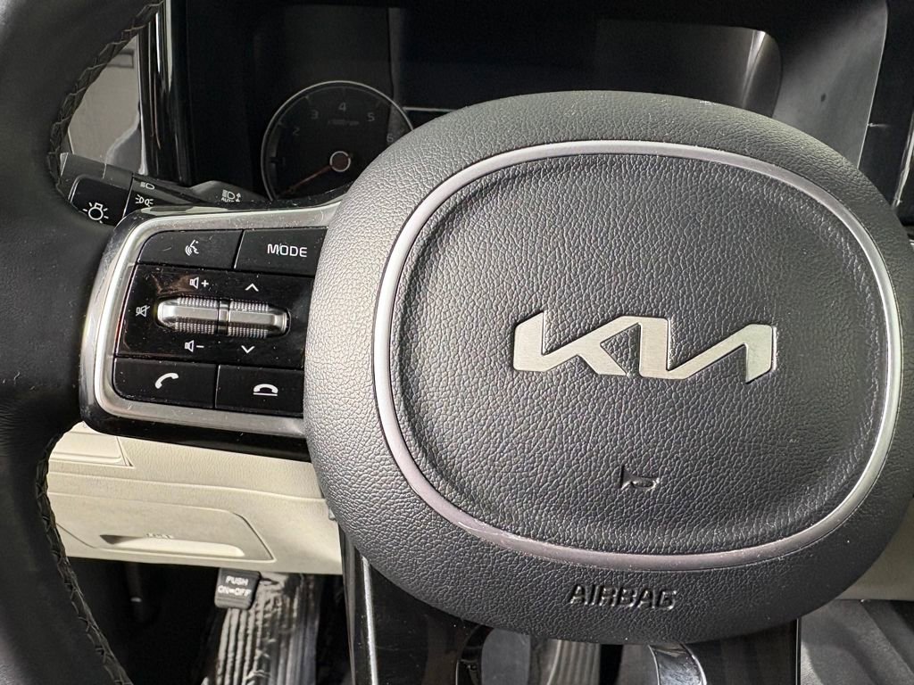 Used 2023 Kia Sorento S w/ Panoramic Sunroof Package image 23