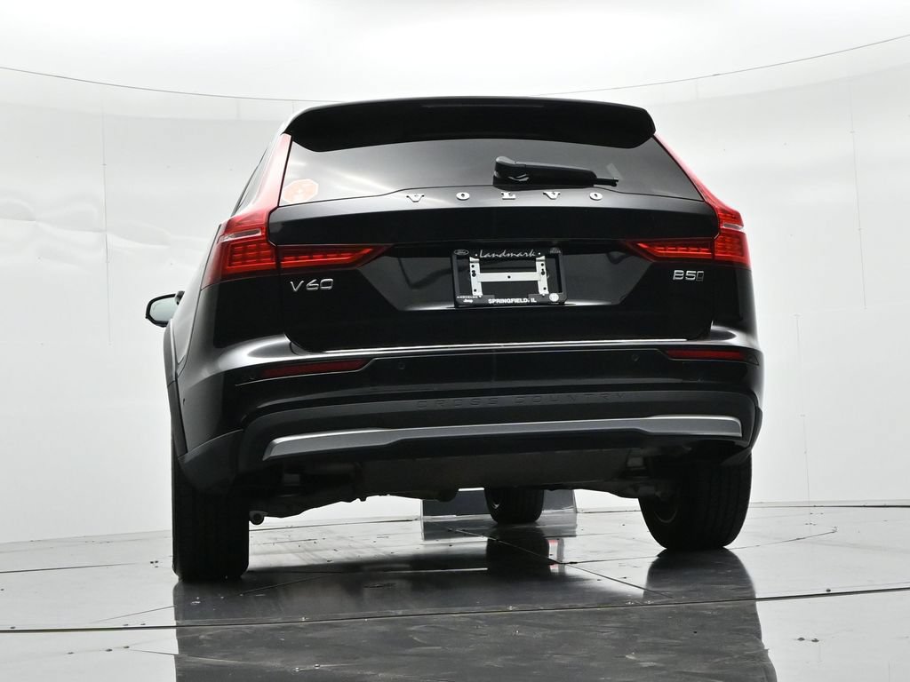 Used 2024 Volvo V60 B5 Cross Country Plus AWD/4WD image 19