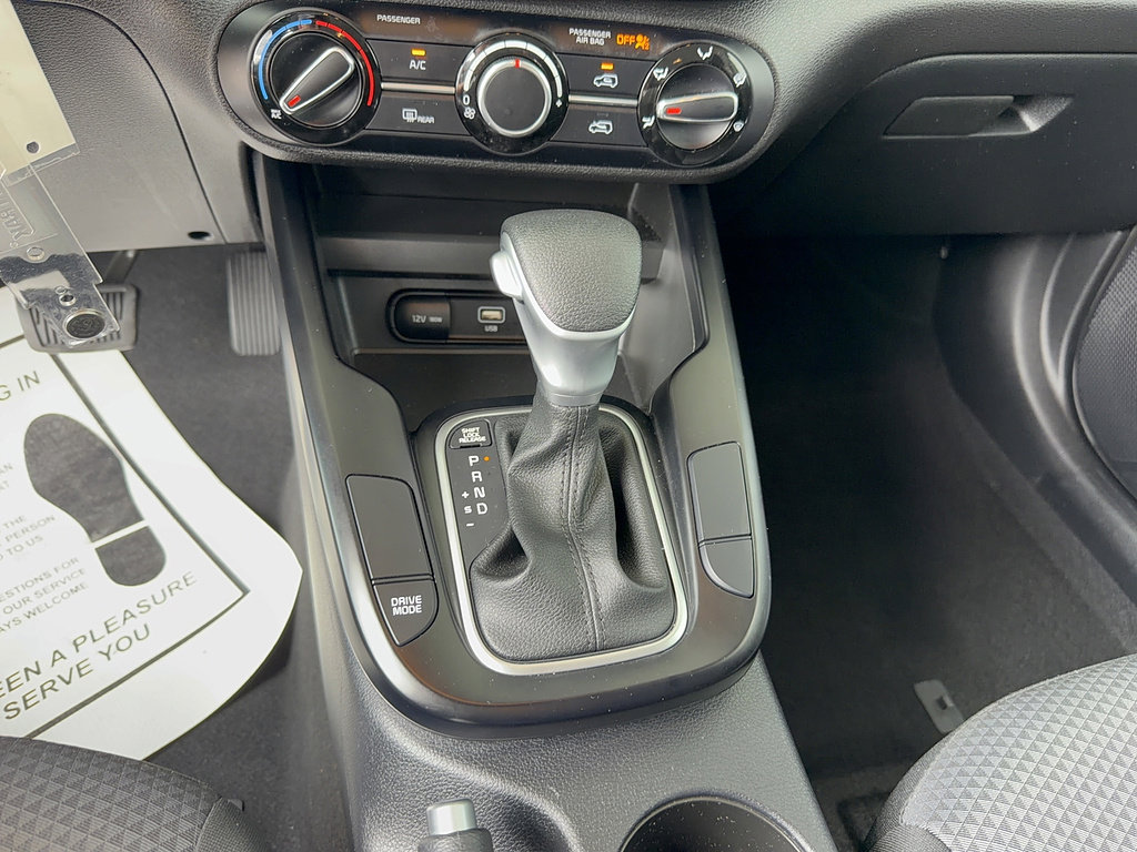 Used 2025 Kia Soul LX w/ LX Technology Package FWD image 22