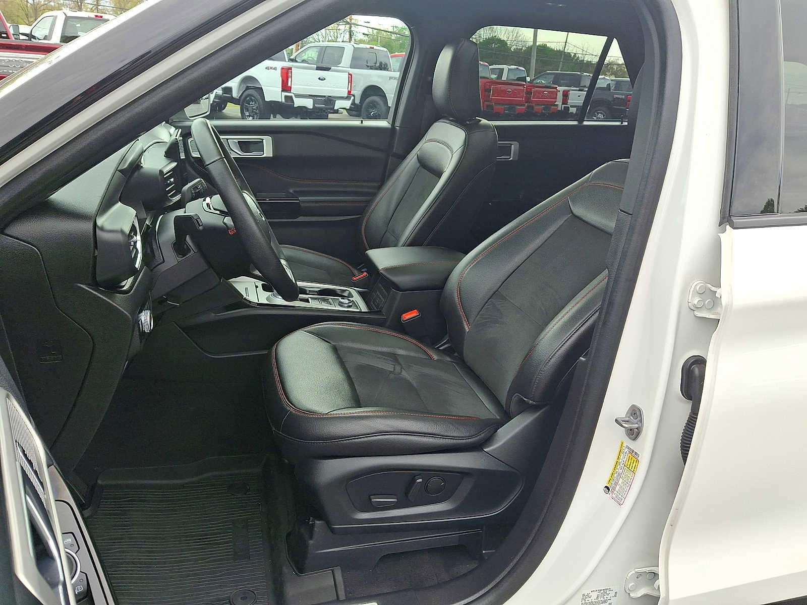 Certified 2023 Ford Explorer ST-Line w/ Class IV Trailer Tow Package image 15