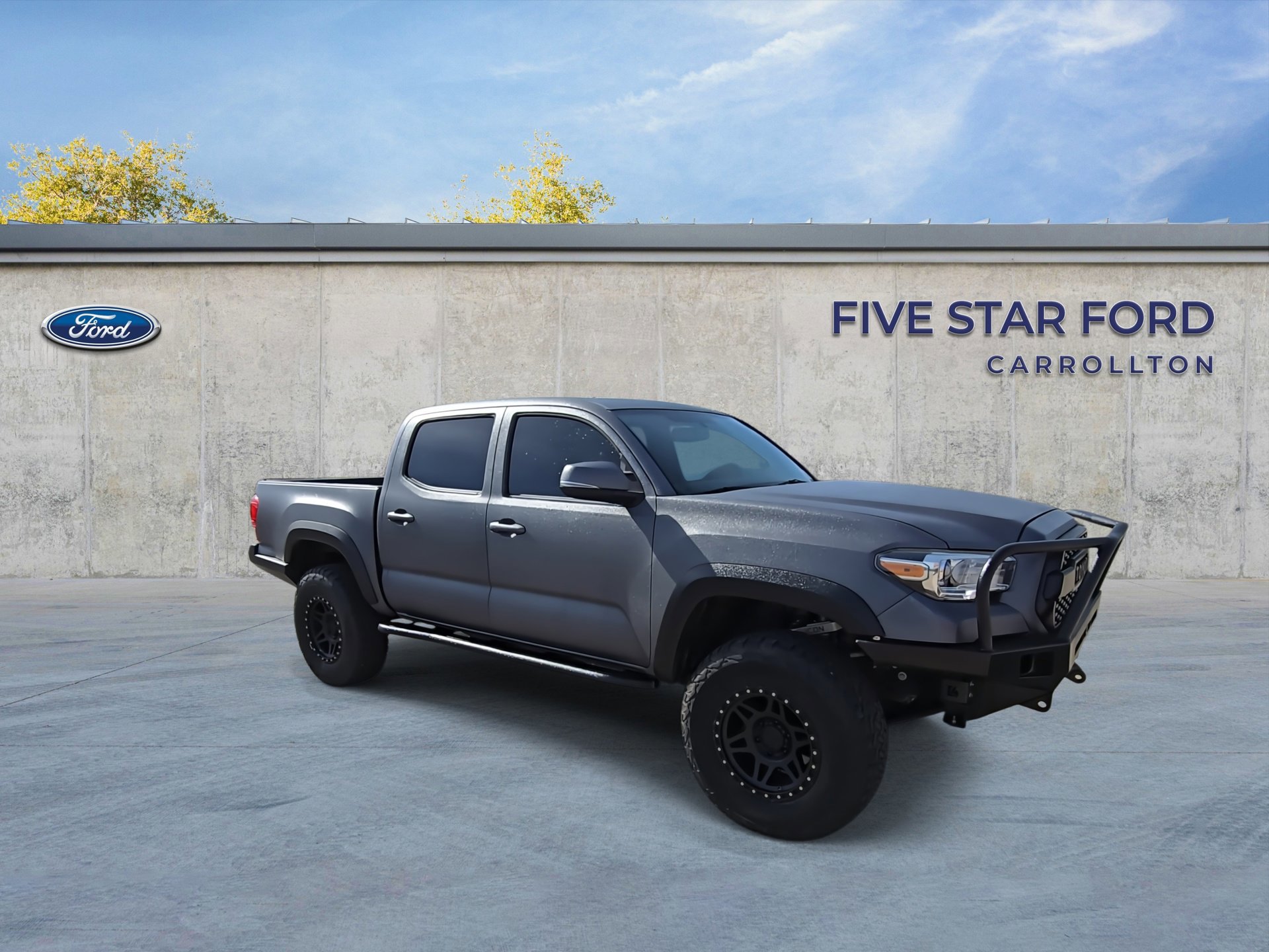Used 2017 Toyota Tacoma TRD Off-Road w/ Premium & Technology Package image 8