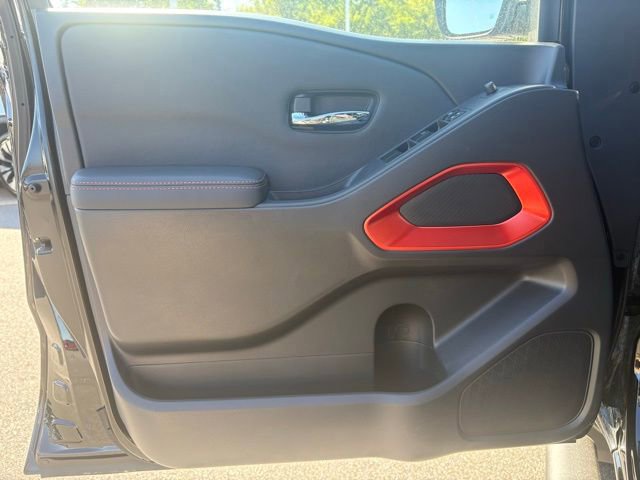 Used 2022 Nissan Frontier PRO-4X AWD/4WD image 10