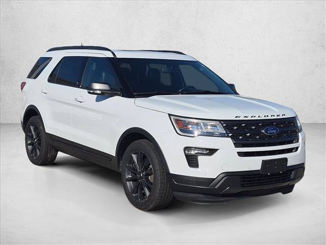 Certified 2018 Ford Explorer XLT w/ Equipment Group 202A AWD/4WD image 3