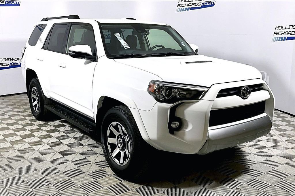 Used 2024 Toyota 4Runner TRD Off-Road Premium image 3