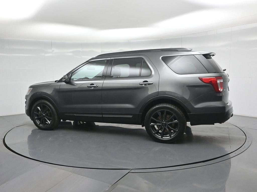 Certified 2017 Ford Explorer XLT w/ Equipment Group 202A image 21