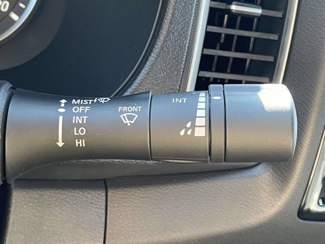 Used 2024 Nissan Frontier SV RWD image 22