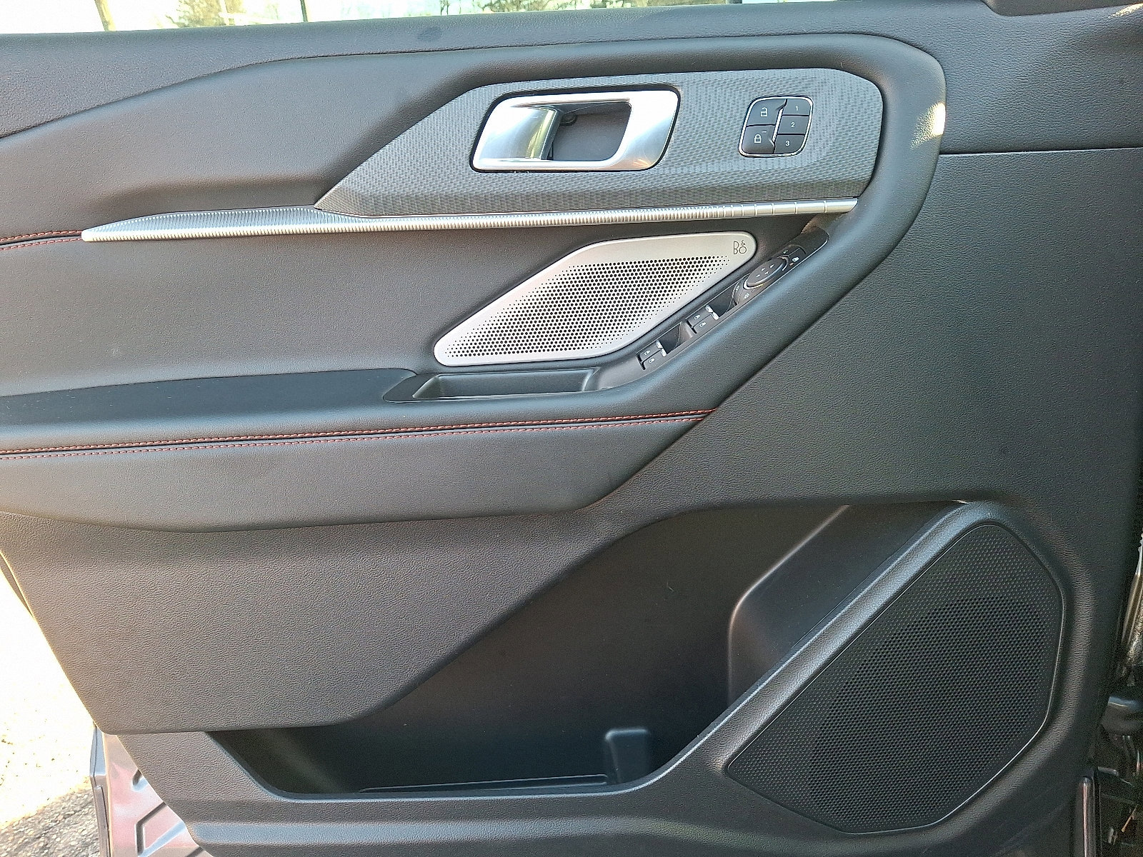 Certified 2025 Ford Explorer ST image 13