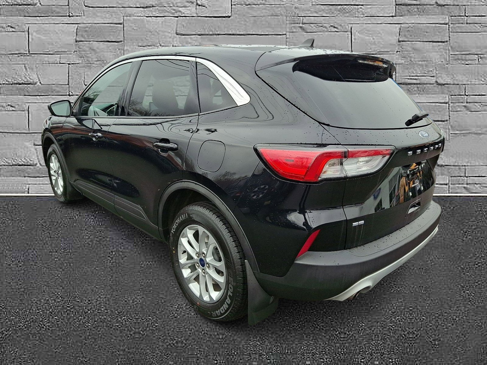 Certified 2020 Ford Escape SE image 8