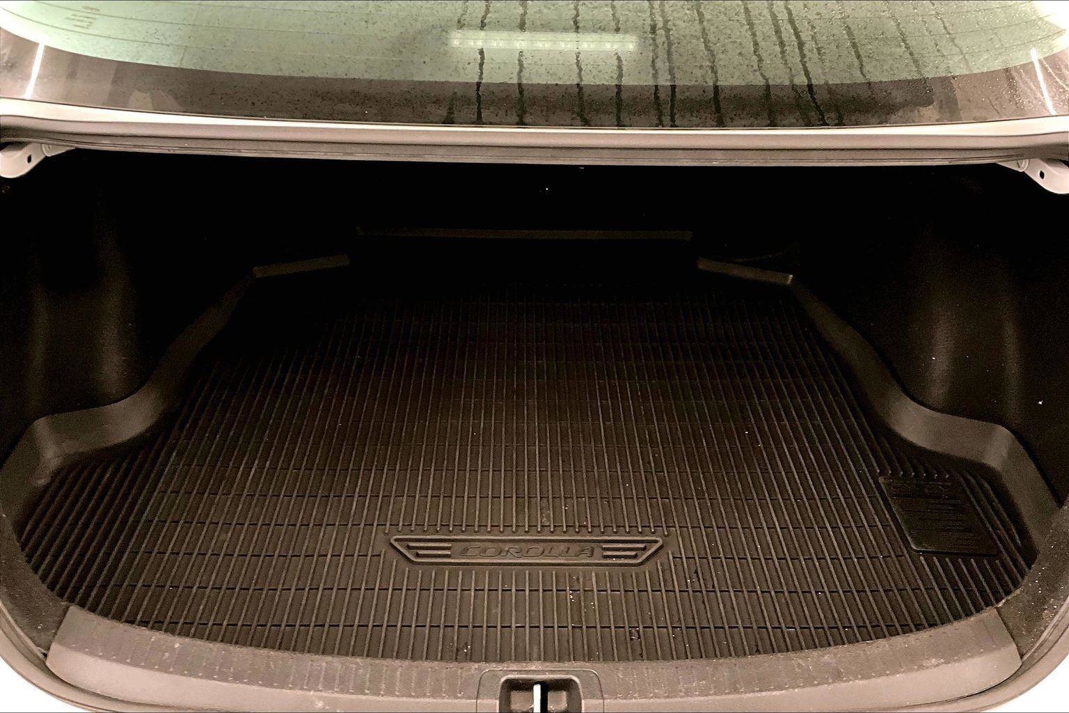 Used 2022 Toyota Corolla XSE image 33