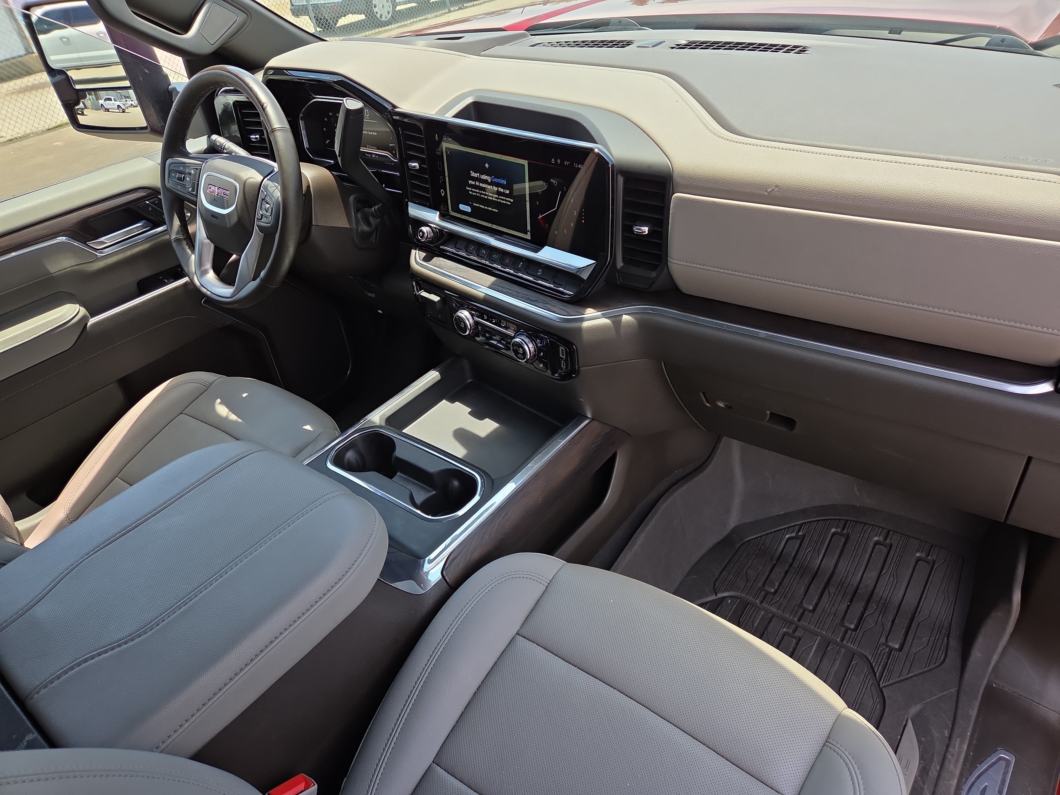 Used 2025 GMC Sierra 2500 SLT w/ SLT Premium Package AWD/4WD image 18