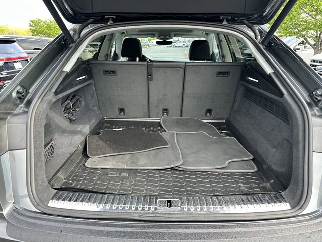 Used 2020 Audi Q8 Premium Plus AWD/4WD image 43