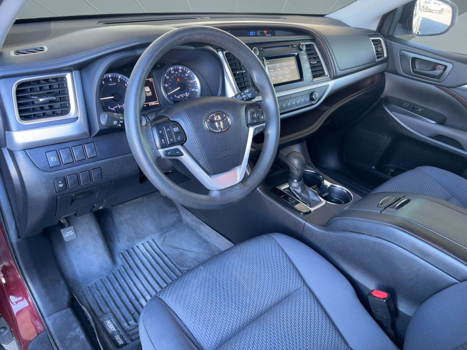 Used 2019 Toyota Highlander LE image 9