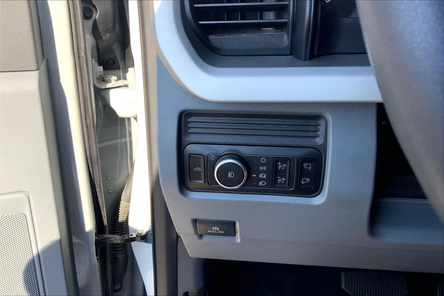 Certified 2025 Ford F250 XLT w/ 360-Degree Camera Package AWD/4WD image 36