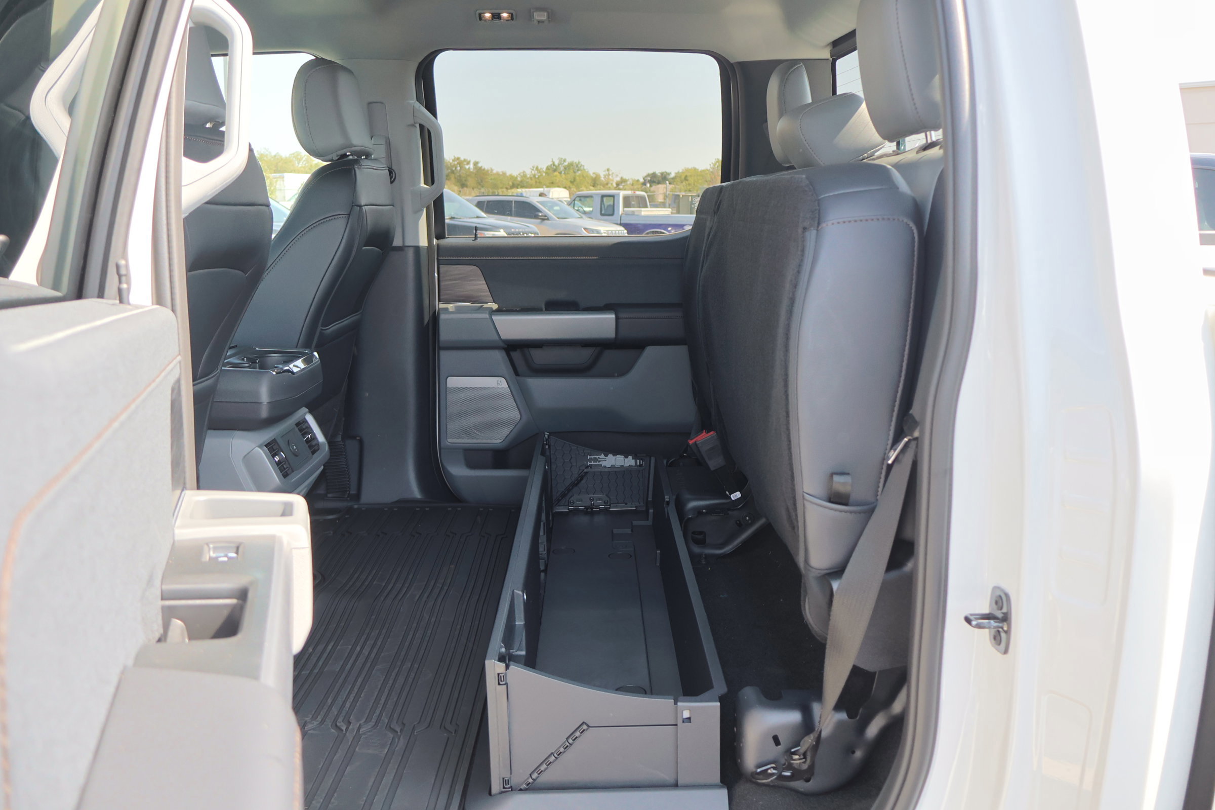 Certified 2025 Ford F150 Lariat w/ Equipment Group 501A Mid image 34