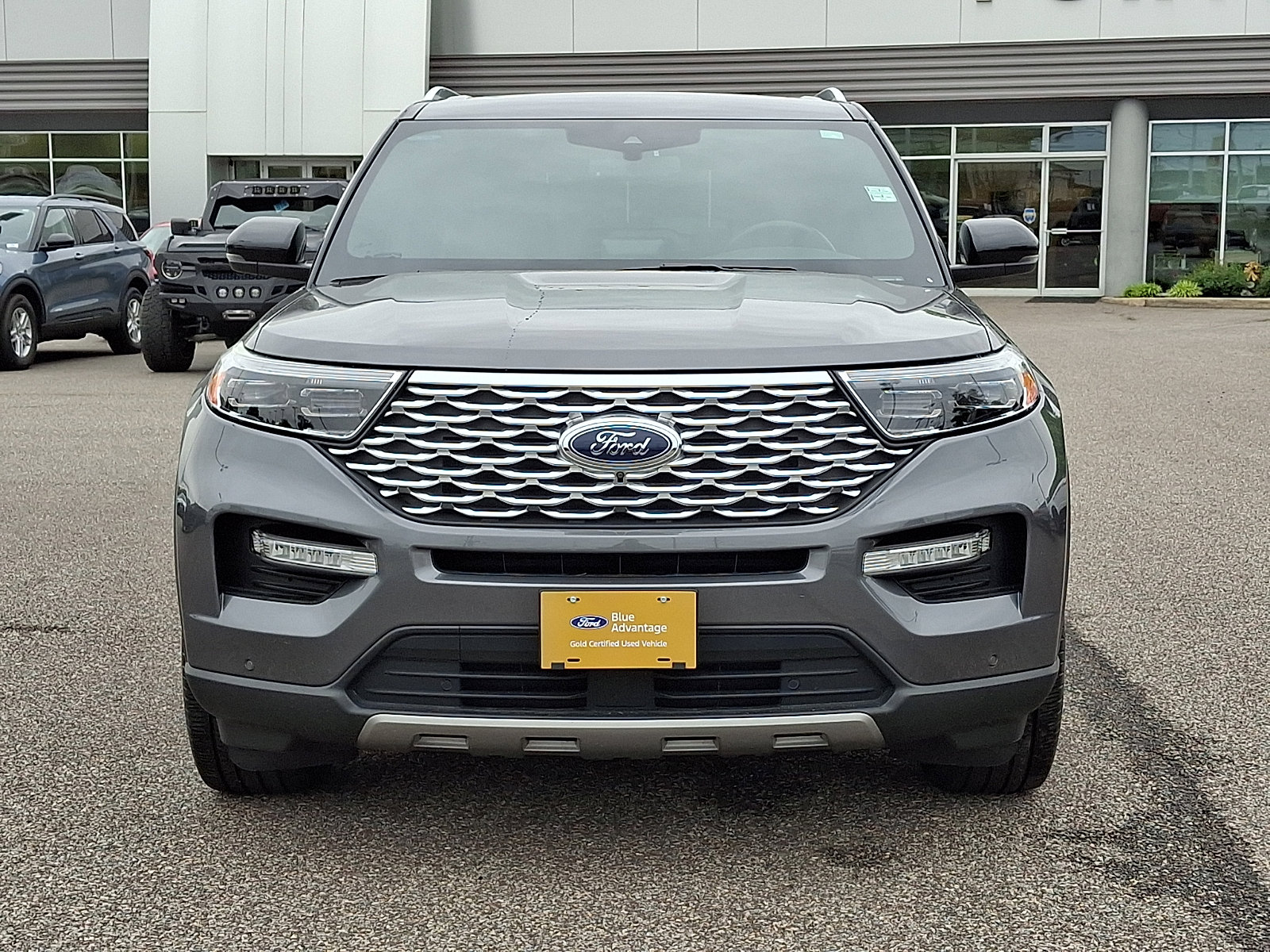 Certified 2023 Ford Explorer Platinum w/ Technology Package AWD/4WD image 3