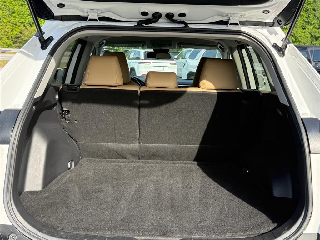 Used 2021 Toyota RAV4 XLE FWD image 15