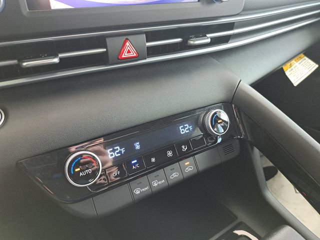 Used 2025 Hyundai Elantra Hybrid image 12