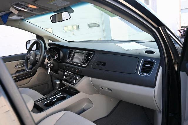 Used 2021 Kia Sedona LX image 21