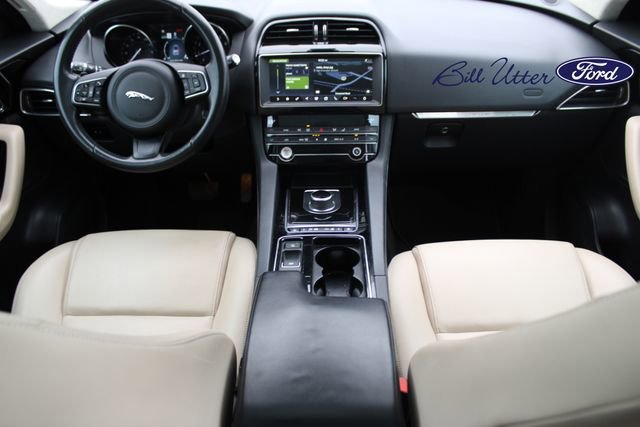 Used 2020 Jaguar F-PACE 25t image 15