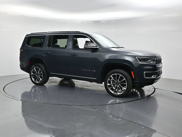Used 2025 Jeep Wagoneer Series III w/ Premium Group I AWD/4WD image 3