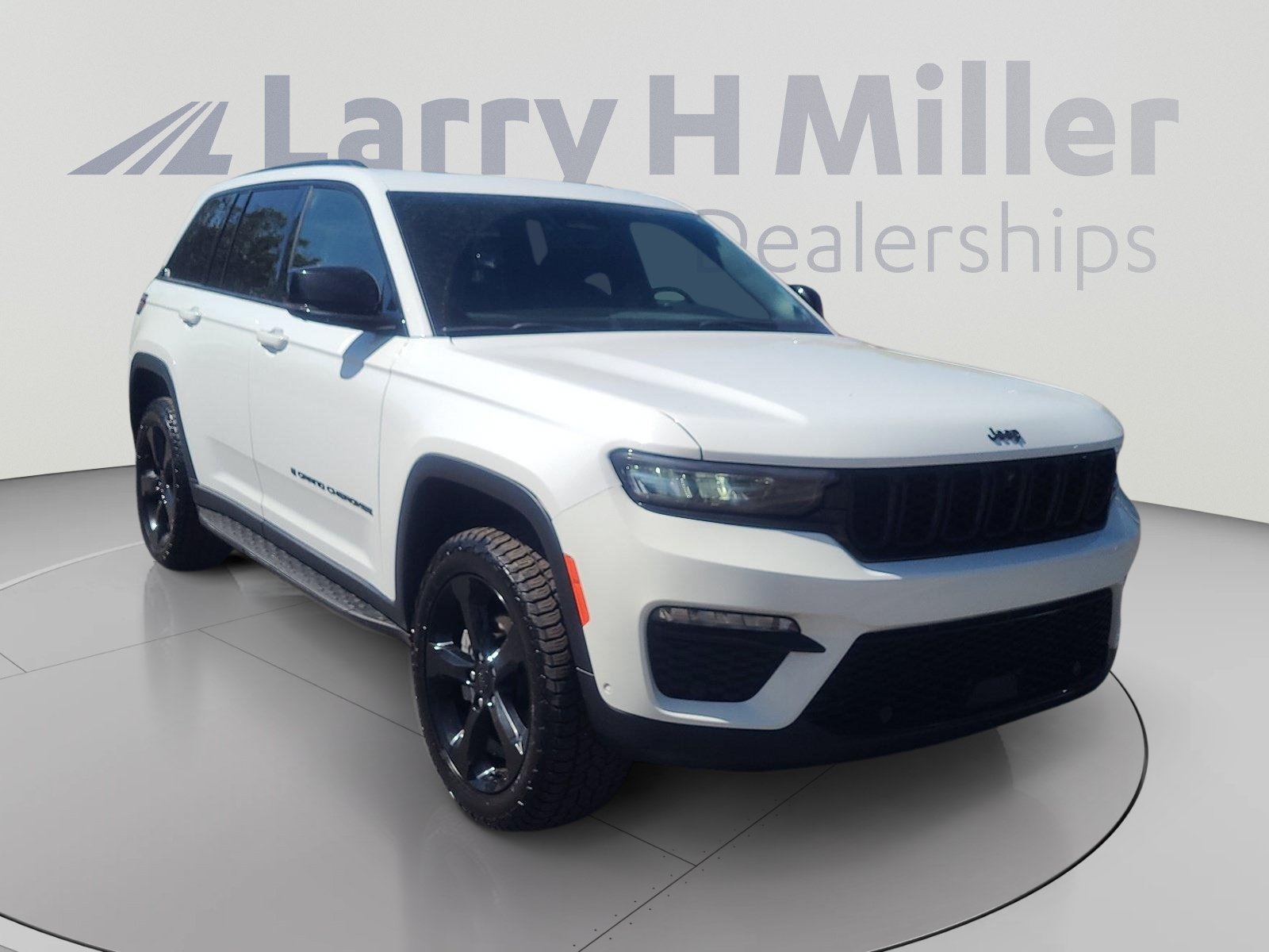 Used 2024 Jeep Grand Cherokee Limited w/ Luxury Tech Group II AWD/4WD image 7