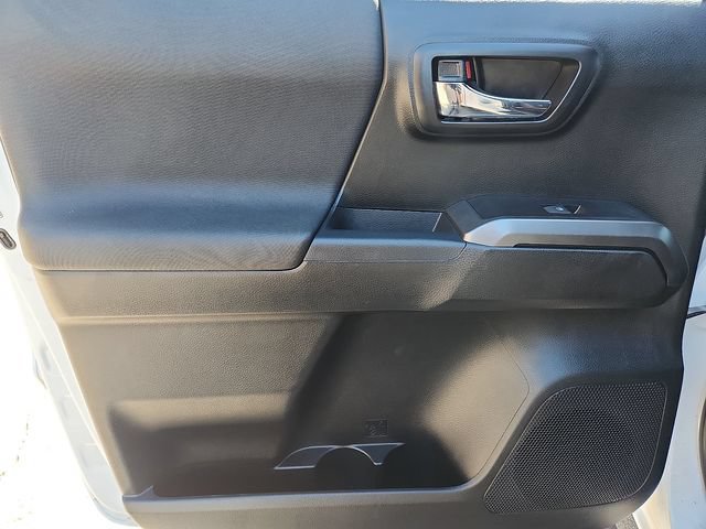 Used 2017 Toyota Tacoma TRD Off-Road w/ Tow Package (A/T) AWD/4WD image 26