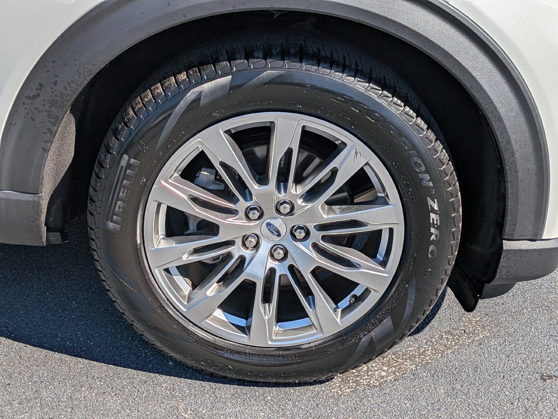 Certified 2025 Ford Explorer Platinum AWD/4WD image 12