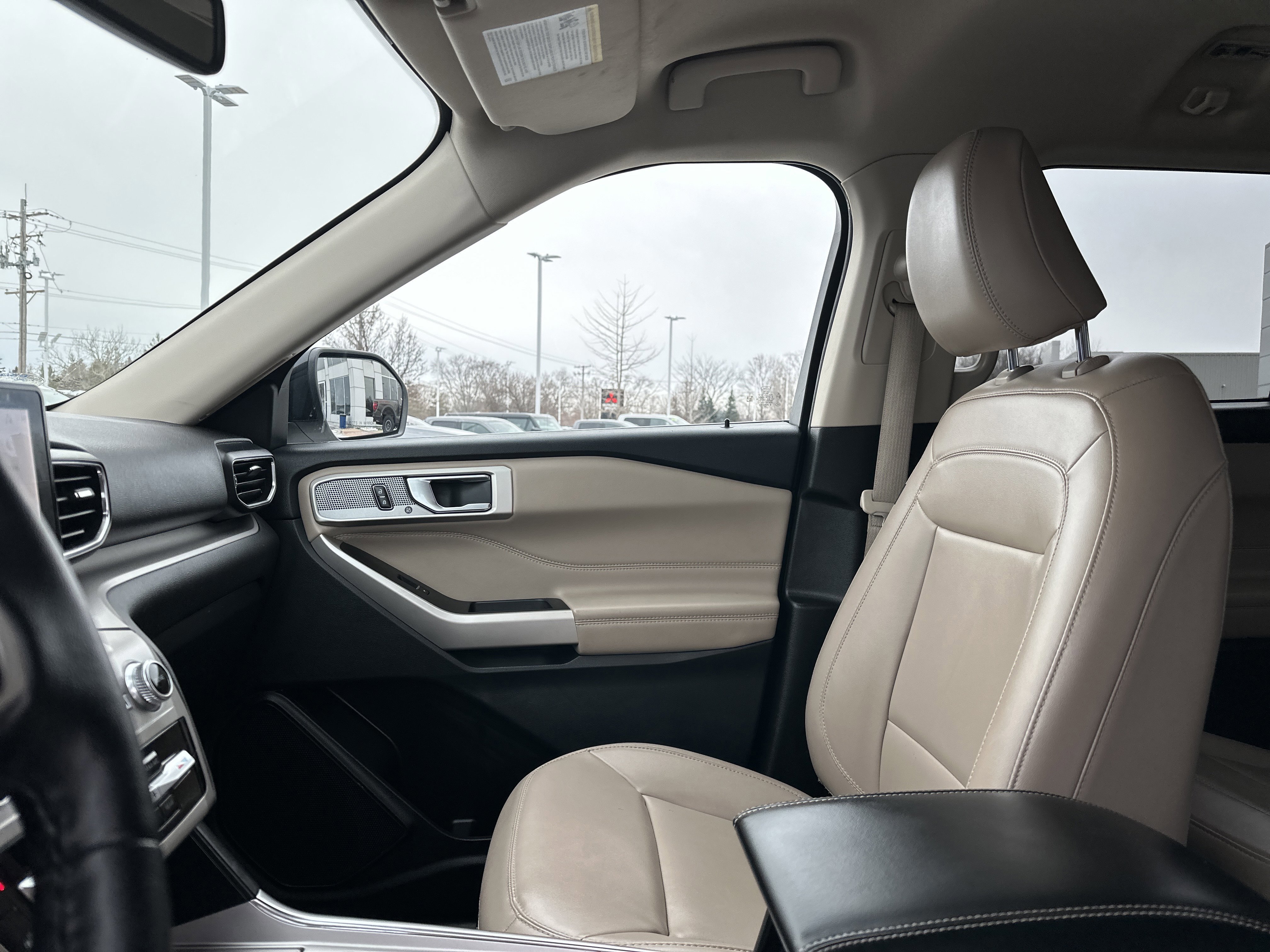 Certified 2023 Ford Explorer XLT w/ Equipment Group 202A image 24