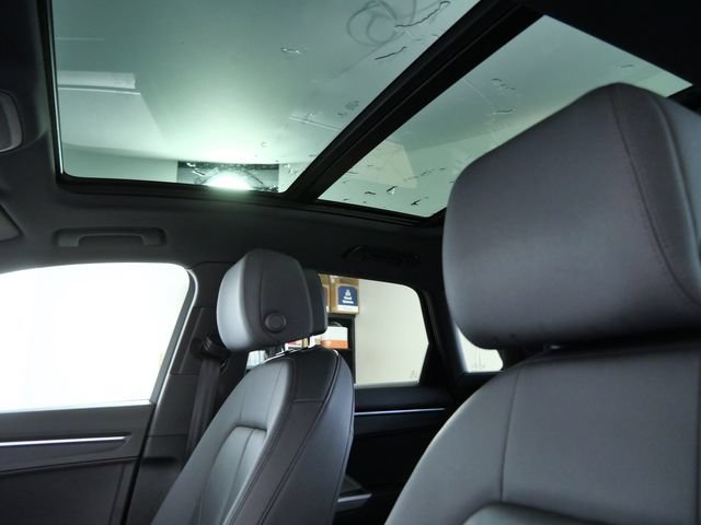 Used 2019 Audi Q3 2.0T Premium AWD/4WD image 17