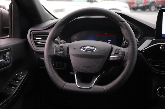 Certified 2025 Ford Escape ST-Line FWD image 27