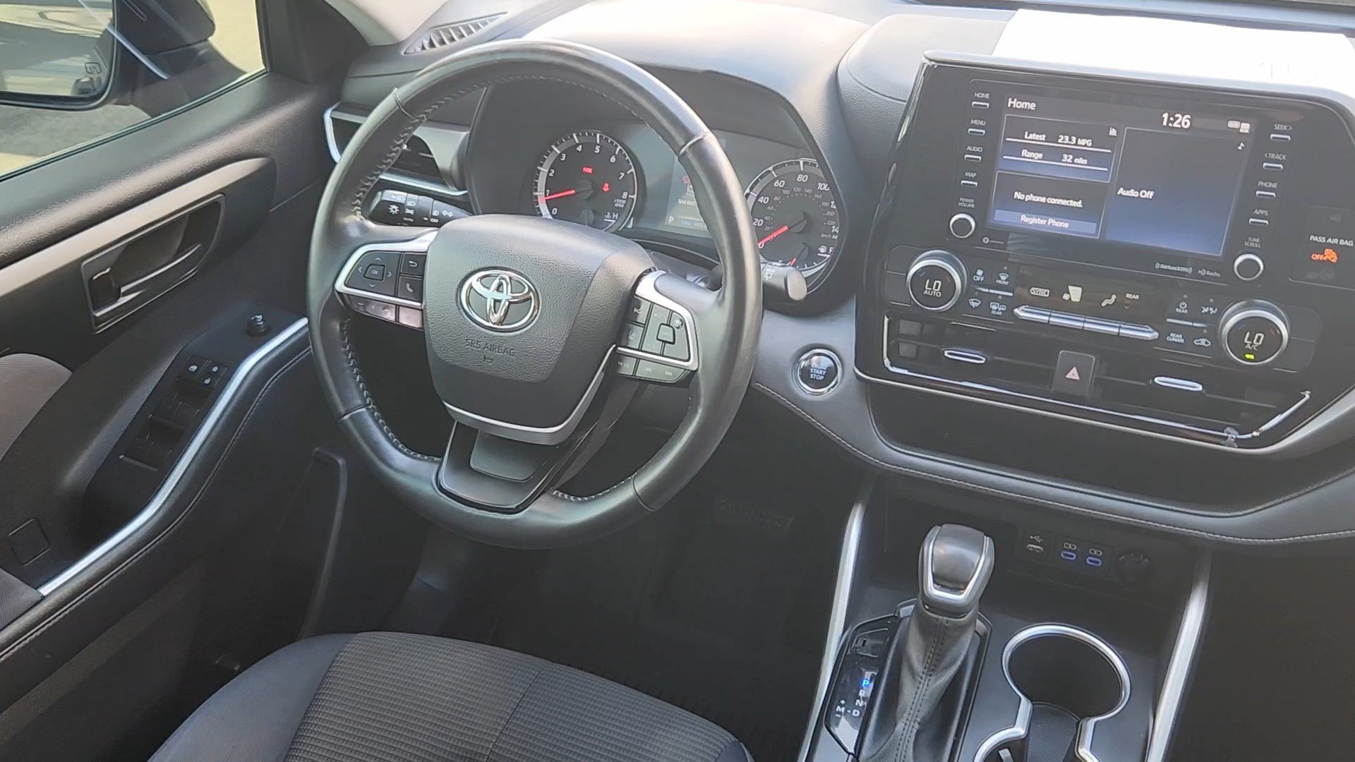 Used 2022 Toyota Highlander LE AWD/4WD image 5