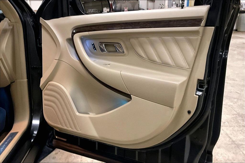 Certified 2017 Ford Taurus Limited image 22