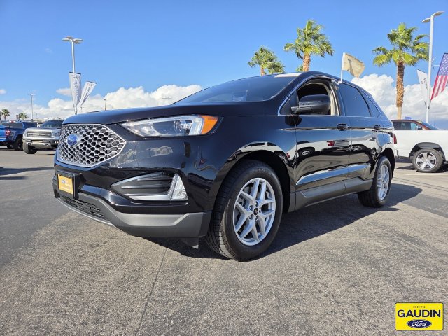 Certified 2024 Ford Edge SEL w/ Convenience Package AWD/4WD image 3
