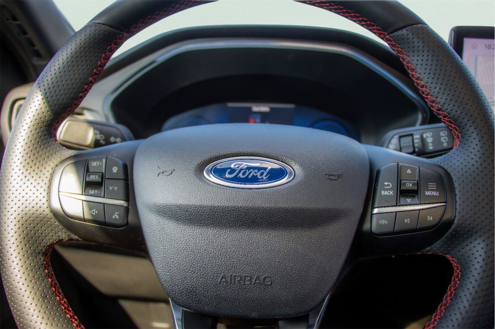 Certified 2024 Ford Escape ST-Line Elite w/ Premium Technology Package AWD/4WD image 10