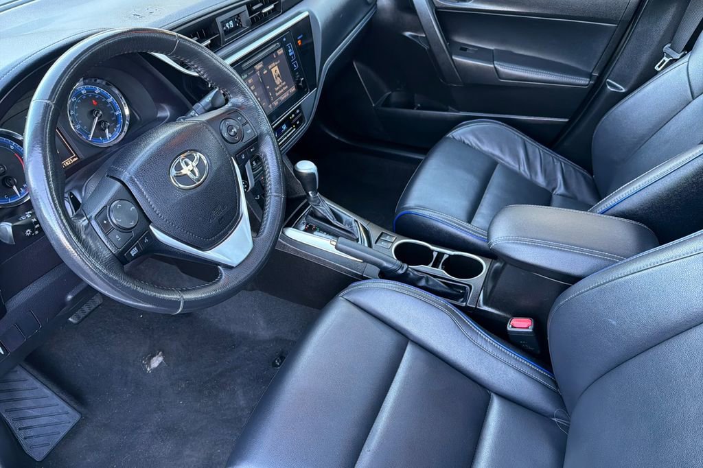 Used 2018 Toyota Corolla XSE w/ Carpet Mat Package (TMS) image 9