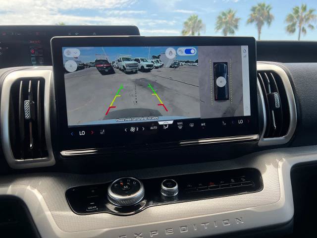 Certified 2025 Ford Expedition Active AWD/4WD image 22