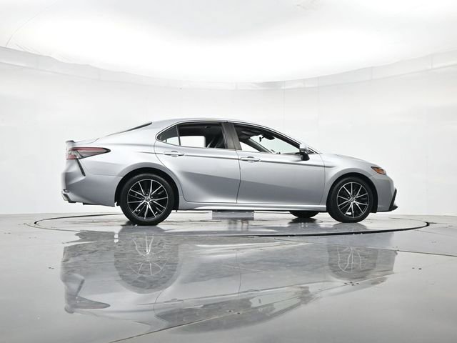 Used 2022 Toyota Camry SE FWD image 32