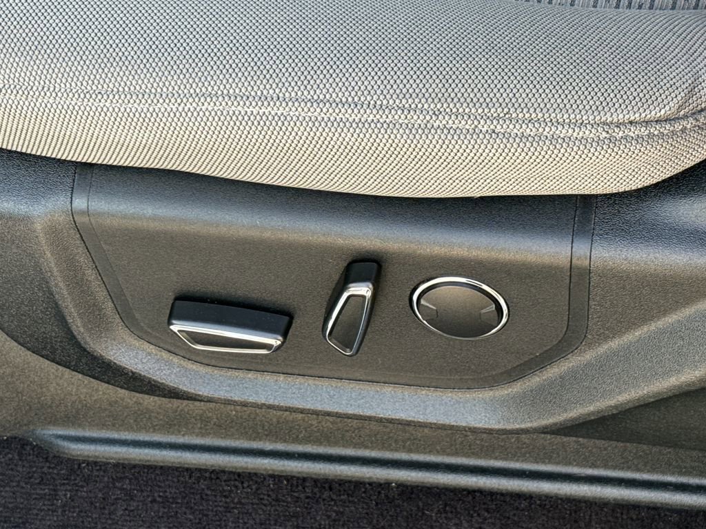 Certified 2018 Ford F150 XLT w/ Equipment Group 302A Luxury image 25