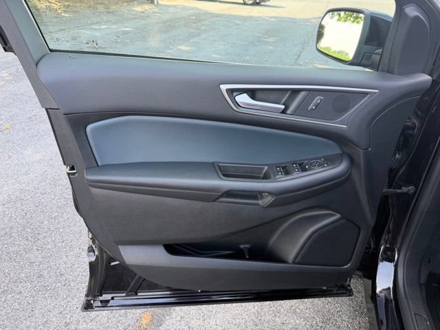 Certified 2022 Ford Edge SEL w/ Sport Appearance Package AWD/4WD image 13