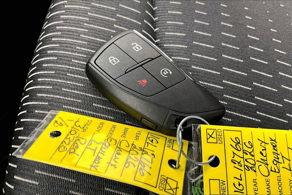 Used 2026 Chevrolet Equinox LT AWD/4WD image 11