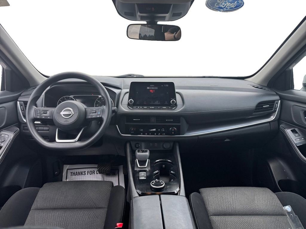 Used 2024 Nissan Rogue SV AWD/4WD image 12