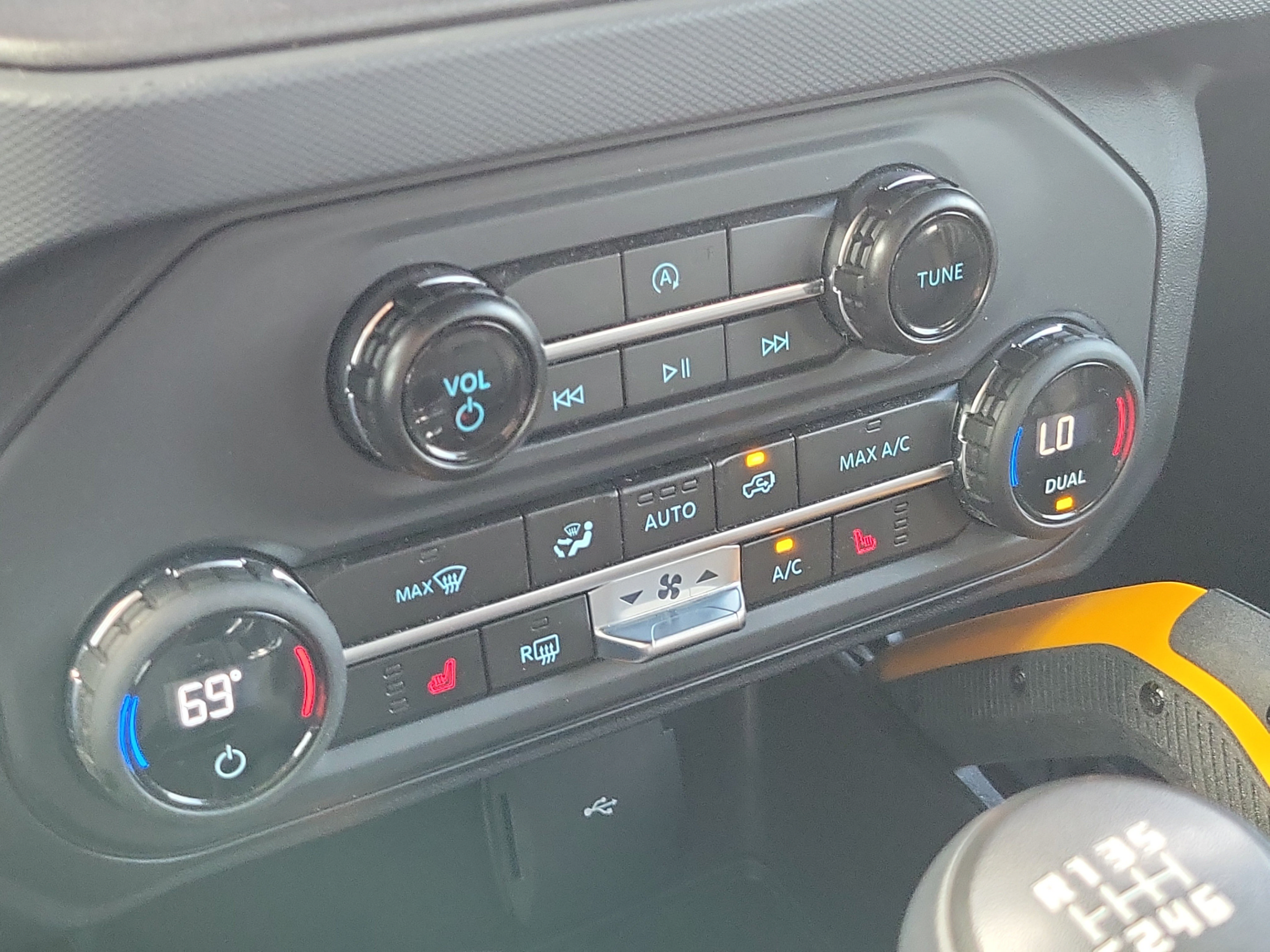 Certified 2024 Ford Bronco Badlands AWD/4WD image 27